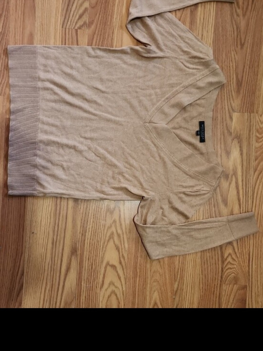 Banana Republic Beige V-Neck Short Sleeve Sweater